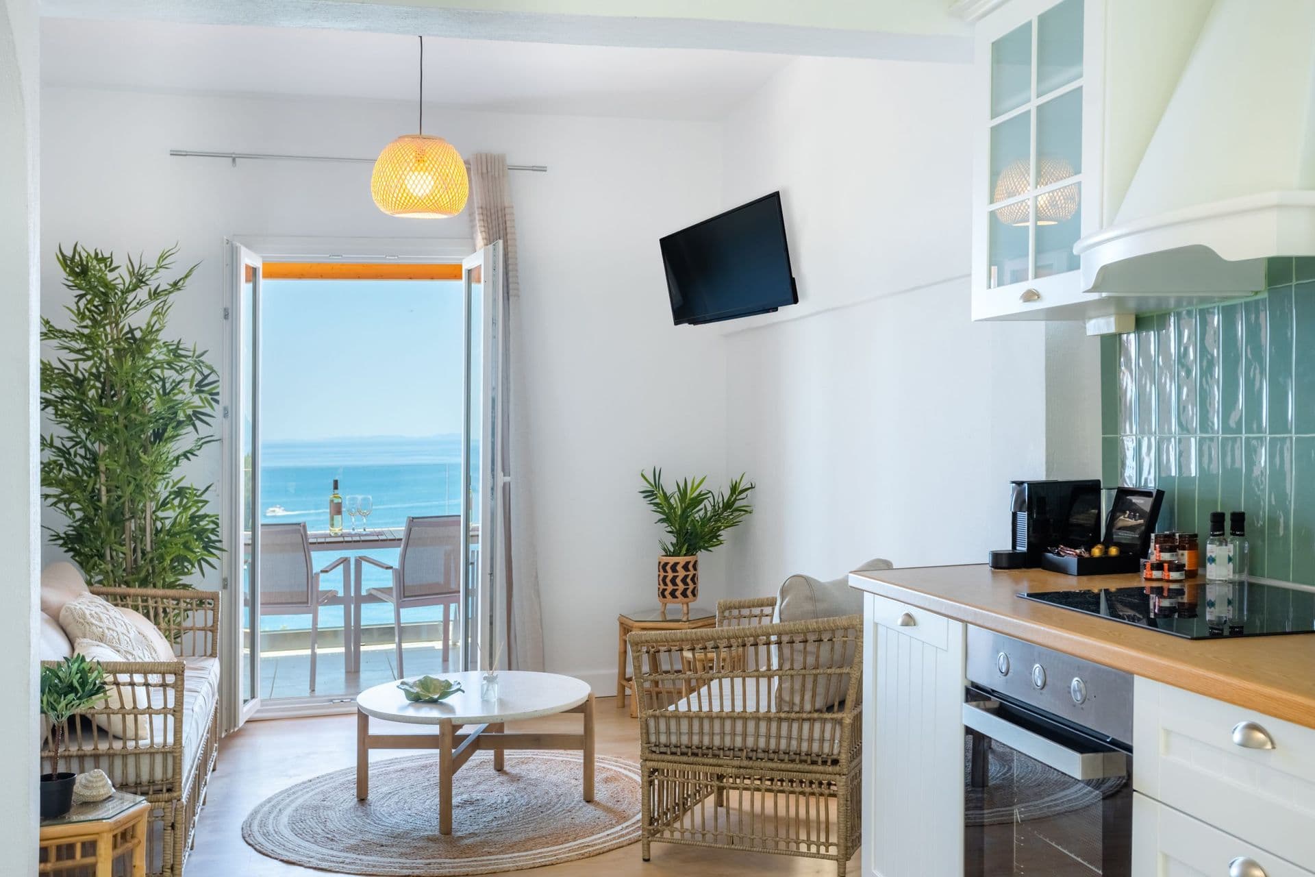 Deluxe Top Floor Apartment - Image 5 of 22